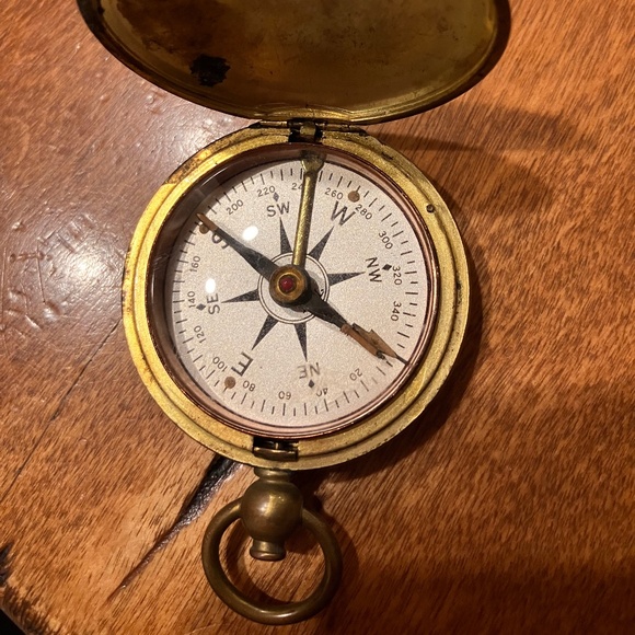 Vintage brass pocket compass - Picture 2 of 3